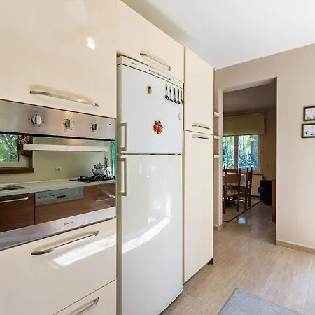 Astonishing Villa Surrounded By Nature In Kartepe Appartamento *