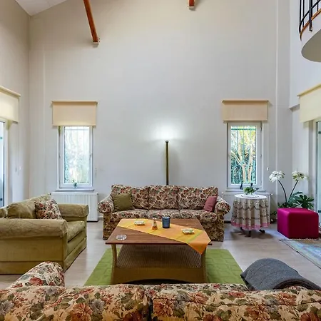 Astonishing Villa Surrounded By Nature In Kartepe Kocaeli